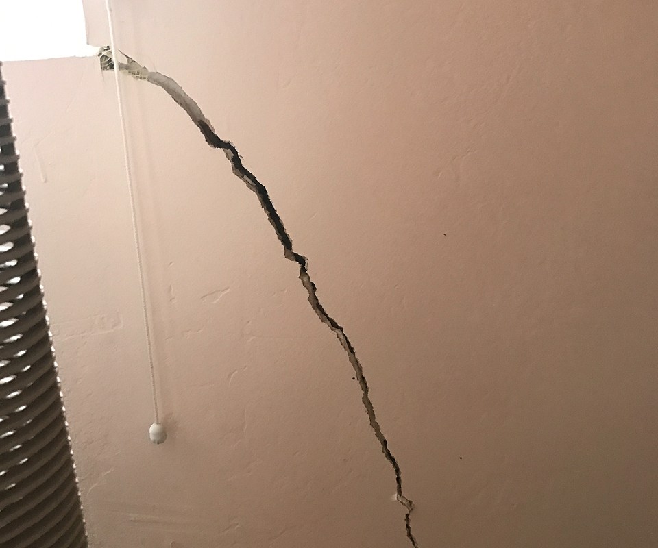 Drywall Crack (Dalinghaus) 