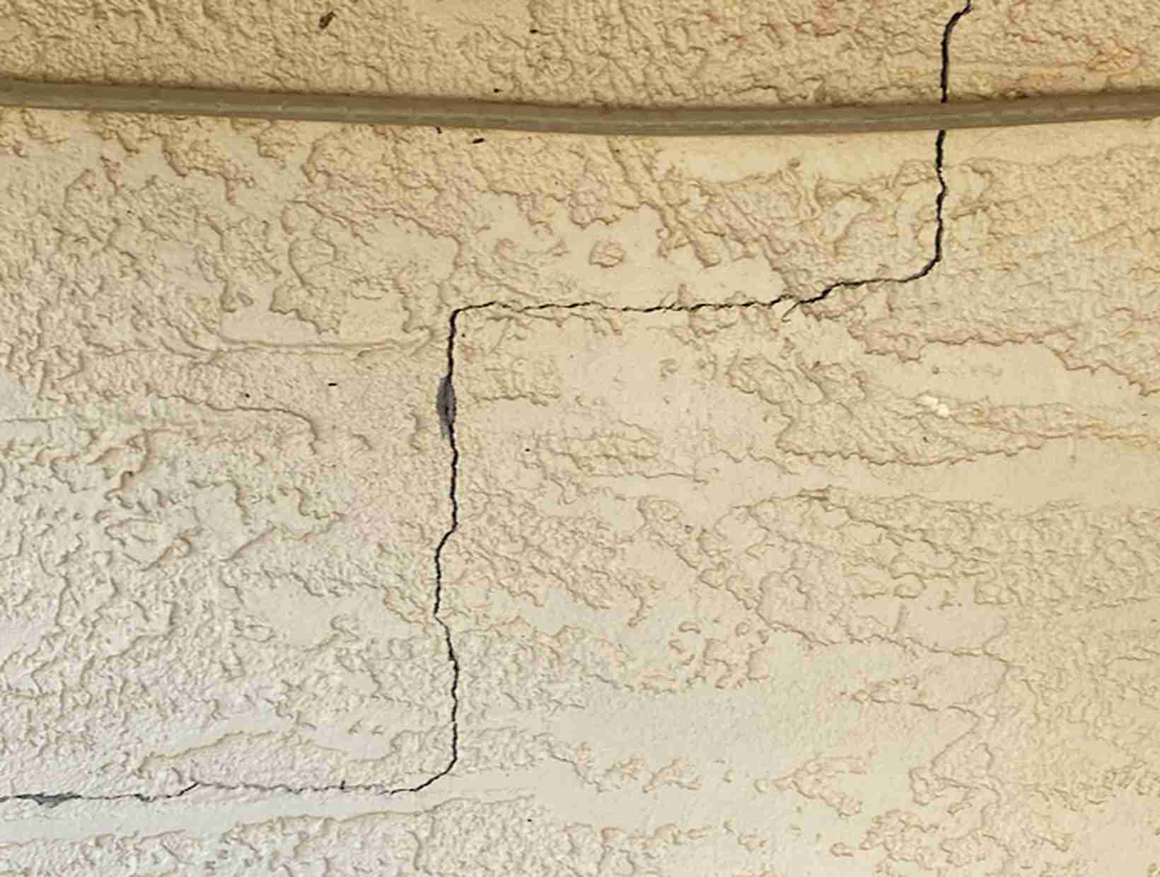 Hairline cracks (Dalinghaus)