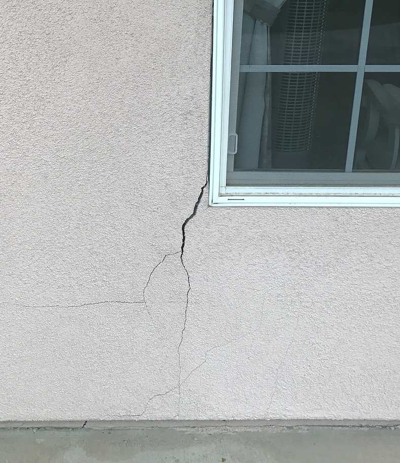 Stucco Cracks (Dalinghaus)
