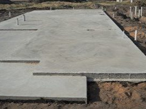 What’s the Difference Between Slab on Grade and Raised Foundations? (Definitions & Pros and Cons)