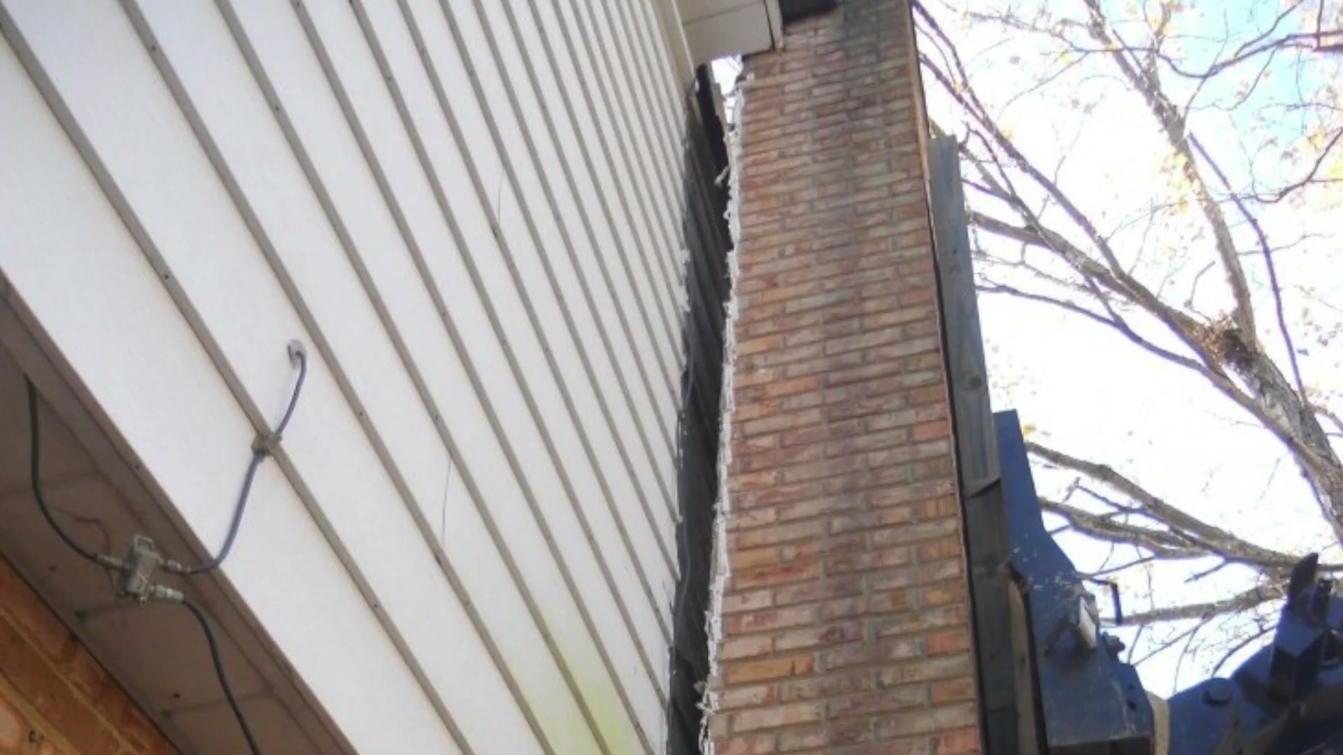5 Common Signs of a Settling Foundation. Video preview.