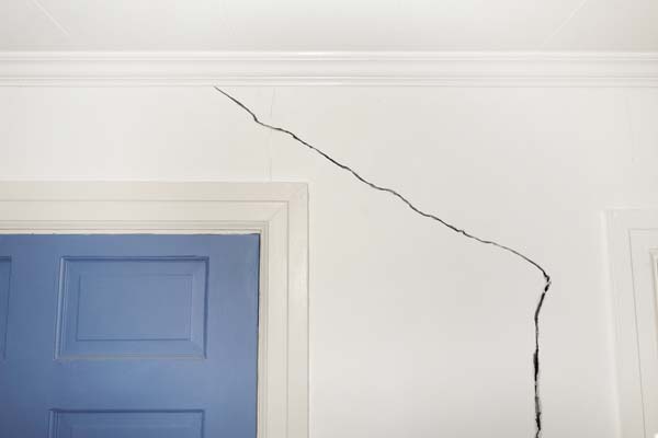 Drywall Cracking in Foundation Repair | Dalinghaus Construction